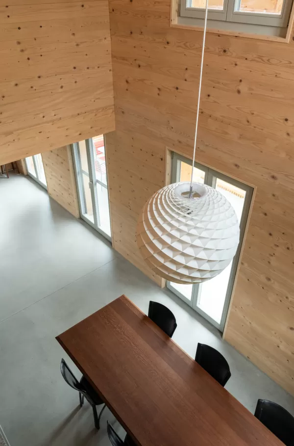 Nachhaltiger Neubau mit ökologischer Holzkonstruktion – Zimmerei Hirschi AG