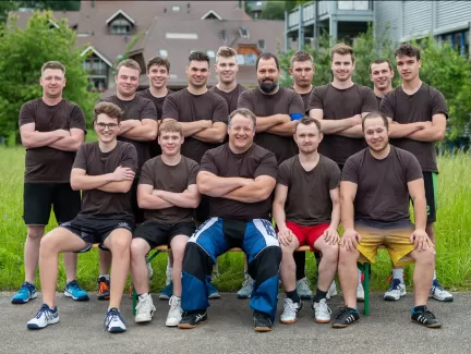 𝗭𝗶𝗺𝗺𝗲𝗿𝗲𝗶 𝗛𝗶𝗿𝘀𝗰𝗵𝗶 𝗔𝗚 𝗯𝗲𝗶𝗺 𝗨𝗻𝗶𝗵𝗼𝗰𝗸𝗲𝘆-𝗙𝗶𝗿𝗺𝗲𝗻𝘁𝘂𝗿𝗻𝗶𝗲𝗿  Wir hatten eine großartige Zeit beim Firmenturnier der Skorpion Emmental. Es war fantastisch, als Team dabei zu sein und gemeinsam Spaß zu haben!   Ein großes Dankeschön an alle unsere Mitarbeiter für ihren Einsatz und Teamgeist. Ihr seid einfach klasse!   Schaut euch die Bilder an und feiert mit uns den Teamspirit!  www.zimmereihirschi.ch