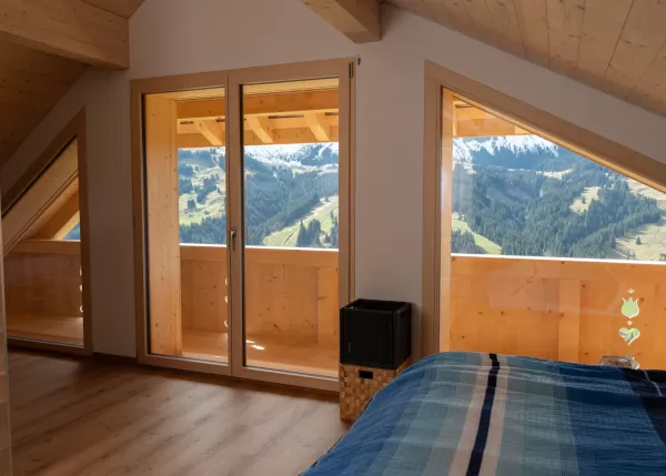 🔨🏡 Sanierung mit Liebe zum Detail – Ein neues Zuhause entsteht!  Ein altes Haus in neuem Glanz – genau das durften wir gemeinsam mit @Zimmerei Hirschi realisieren. ✨ Mit hochwertigem Handwerk, durchdachten Lösungen und viel Herzblut haben wir aus einem in die Jahre gekommenen Gebäude ein modernes, gemütliches Zuhause geschaffen.  💡 Unsere Schwerpunkte bei diesem Projekt: ✅ Nachhaltige Sanierung mit Holzbau ✅ Effiziente Raumgestaltung & natürliche Materialien ✅ Hochwertige Handwerkskunst bis ins kleinste 